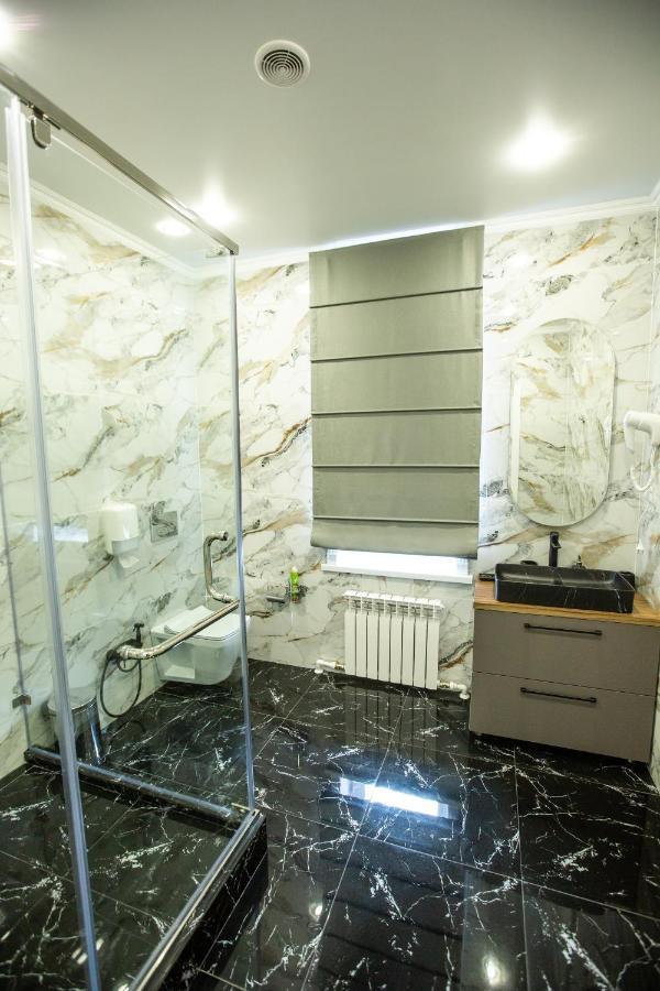 El-Tau Hotel Ekibastuz Buitenkant foto