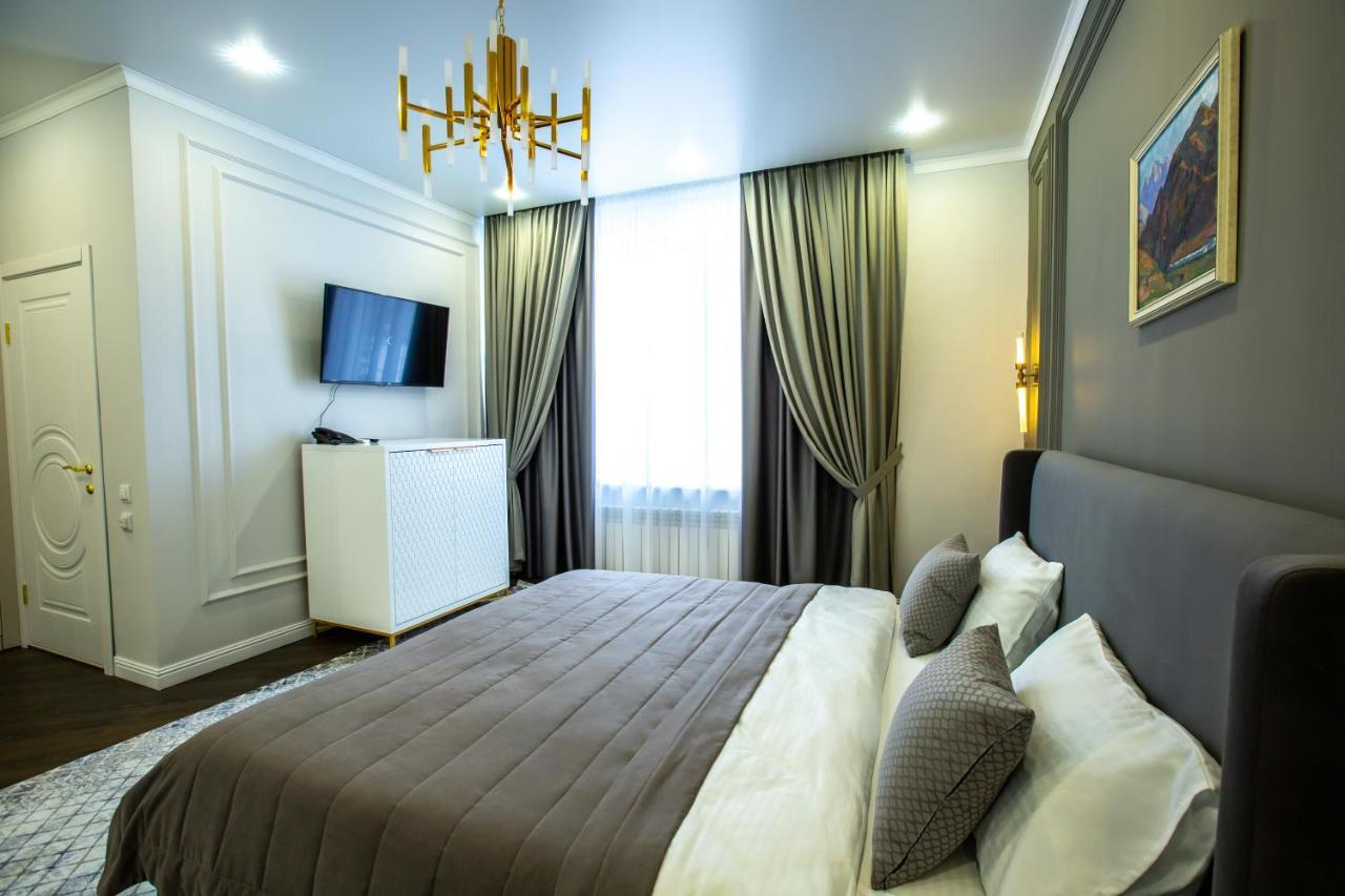 El-Tau Hotel Ekibastuz Buitenkant foto
