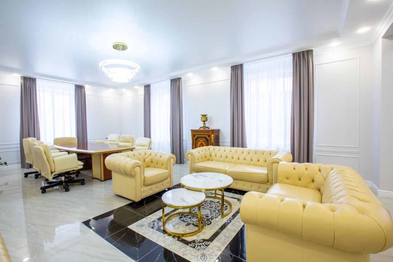 El-Tau Hotel Ekibastuz Buitenkant foto