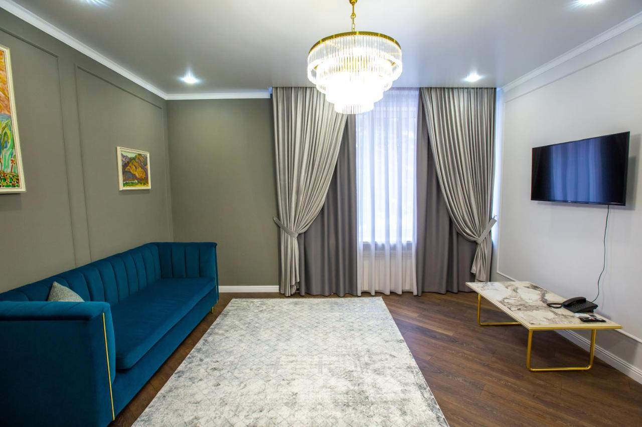 El-Tau Hotel Ekibastuz Buitenkant foto