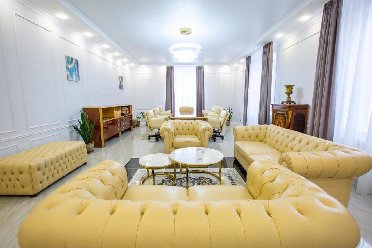 El-Tau Hotel Ekibastuz Buitenkant foto