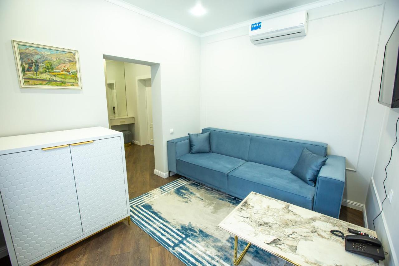 El-Tau Hotel Ekibastuz Buitenkant foto